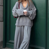 3D V Neck Paneled Oversized Solid Sweater