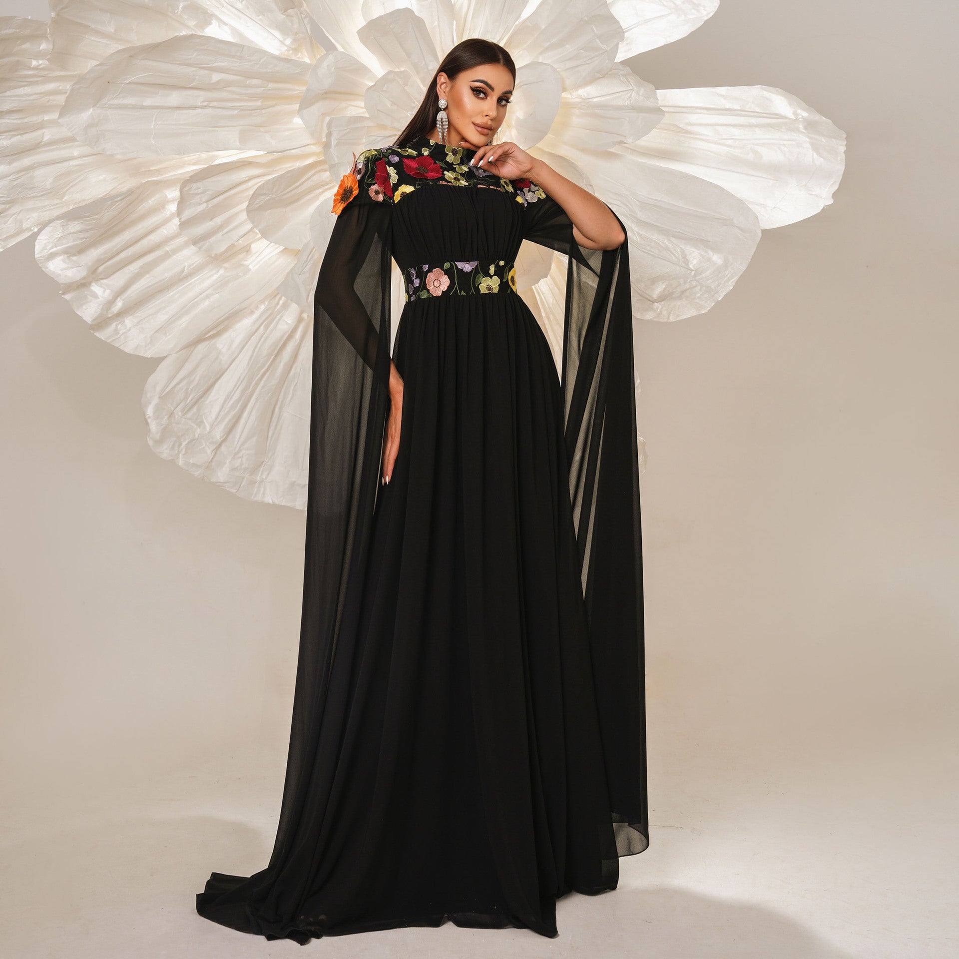 High End Turtleneck Long Cocktail Embroidered Evening Dress Bridesmaid Dress Waist Controlled Large Hem